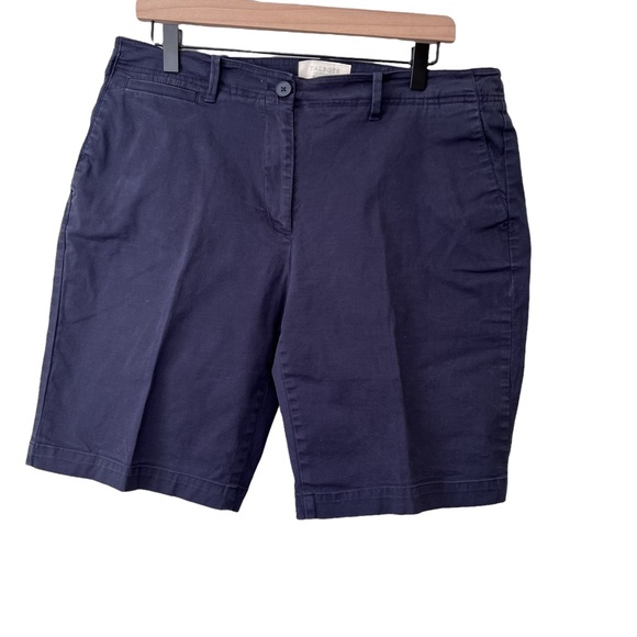 Talbots Pants - TALBOTS WOMAN Bermuda shorts.  Navy blue 10” inseam.  Size 14W.  Plus size